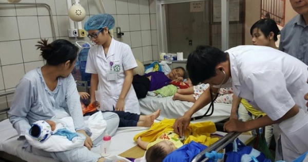 Nắng 40 độ C: Bệnh nhi ùn ùn nhập viện