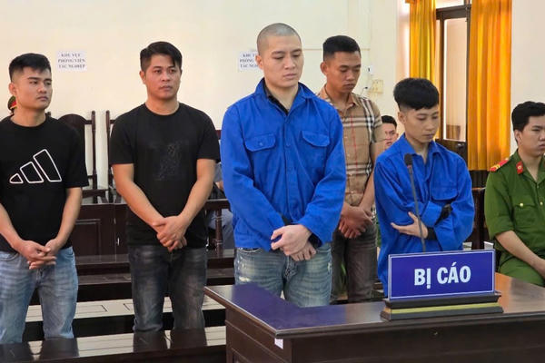Kiên Giang: Tuyên phạt 5 bị cáo gần 20 năm tù về tội giết người và gây rối trật tự công cộng
