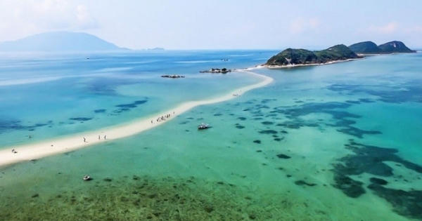 Độc đáo con đường chìm dưới biển ở nơi nam nữ không yêu nhau Độc đáo con đường chìm dưới biển ở nơi nam nữ không yêu nhau