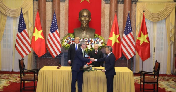 Vietnam Airlines ký hợp tác phát triển công nghệ thông tin hàng không trị giá 300 triệu USD Vietnam Airlines ký hợp tác phát triển công nghệ thông tin hàng không trị giá 300 triệu USD