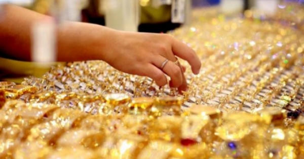 Giá vàng hôm nay 8/8: Thị trường trong cơn "điên loạn", giá vàng sẽ leo tới đỉnh cao nào?