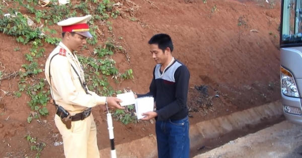 Kon Tum: Sôi nổi nhiều hoạt động kỷ niệm 70 năm ngày truyền thống CSGT