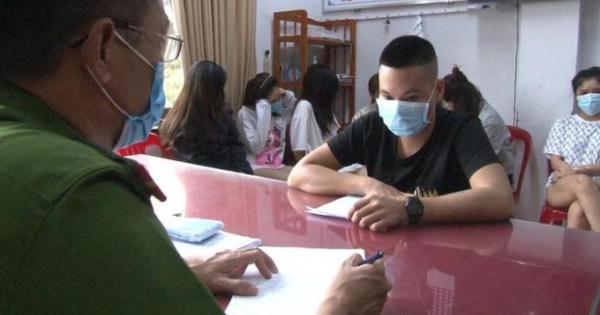 Bắt quả tang 22 nam nữ dương tính ma túy trong quán ăn