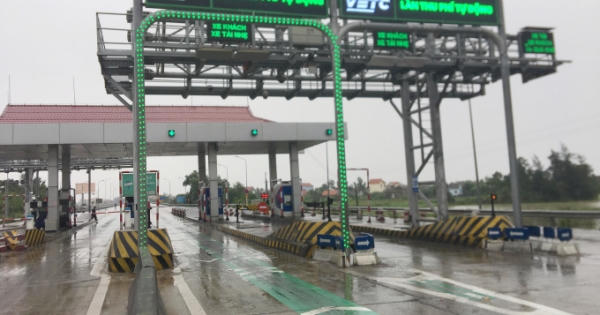 Đẩy nhanh triển khai hệ thống thu phí tự động không dừng Đẩy nhanh triển khai hệ thống thu phí tự động không dừng