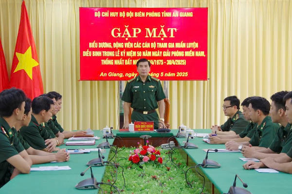 Bộ đội Biên phòng tỉnh An Giang biểu dương 5 cán bộ tham gia thực hiện nhiệm vụ A50 Bộ đội Biên phòng tỉnh An Giang biểu dương 5 cán bộ tham gia thực hiện nhiệm vụ A50