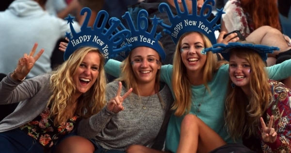 Thế giới tất bật trước giờ chào đón năm mới 2016 Thế giới tất bật trước giờ chào đón năm mới 2016