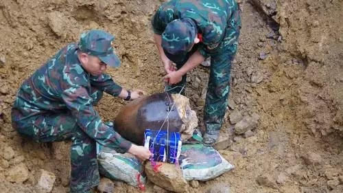 Huỷ nổ thành công quả bom nặng 9 tạ tại Hoà Bình