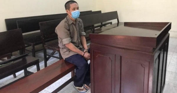 Mâu thuẫn sau ly hôn, chồng dùng xăng thiêu sống vợ