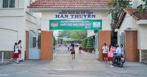 Đình chỉ dạy thầy giáo có lời nói quấy rối học sinh