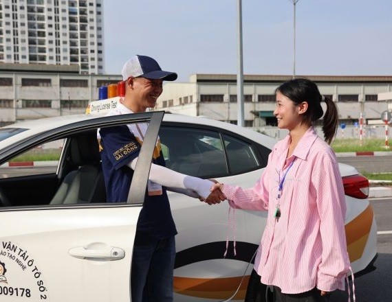 Trong 3 tháng, hơn 700.000 người dự sát hạch lái xe với tỉ lệ đạt gần 70%