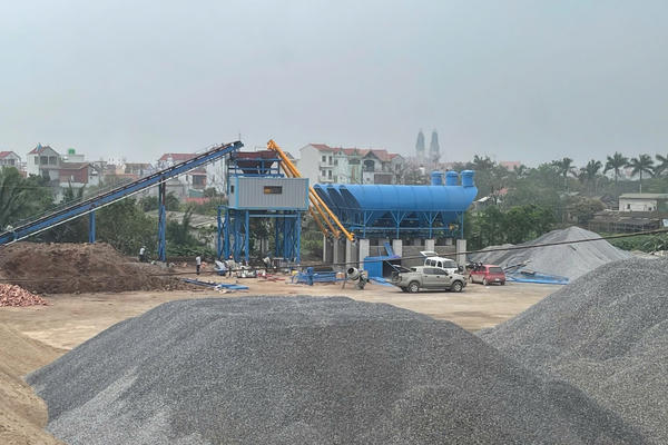 Hà Nội: Huyện Phú Xuyên xử phạt, buộc tháo dỡ trạm trộn bê tông không phép