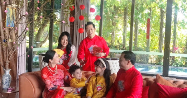 Bé 4 tuổi đã có 4 năm “kinh nghiệm” làm diễn viên Bé 4 tuổi đã có 4 năm “kinh nghiệm” làm diễn viên