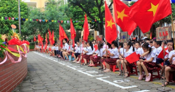 Covid-19 diễn biến “nóng”, vì sao Bộ GD&ĐT vẫn công bố lịch tựu trường, khai giảng?