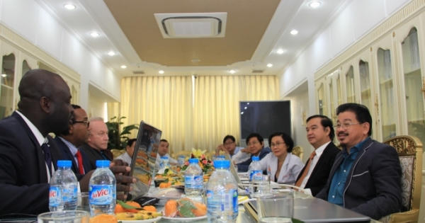 Đại sứ quán CH Haiti gặp gỡ Hội phẫu thuật thẩm mỹ TP HCM