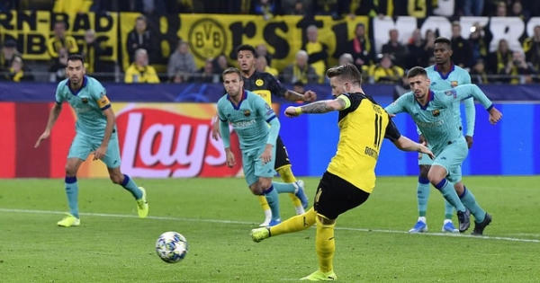 Reus đá hỏng phạt đền, Barcelona may mắn cầm hòa Dortmund Reus đá hỏng phạt đền, Barcelona may mắn cầm hòa Dortmund