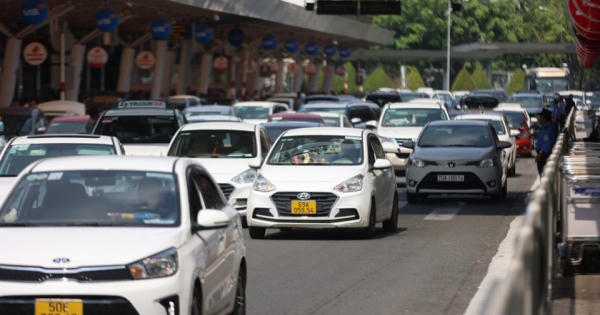 Chuẩn bị thu phí không dừng với ô tô ra vào tại 5 sân bay lớn nhất nước