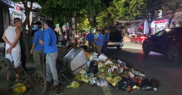 Nghệ An: Nam công nhân quét rác nhập viện sau tai nạn hy hữu