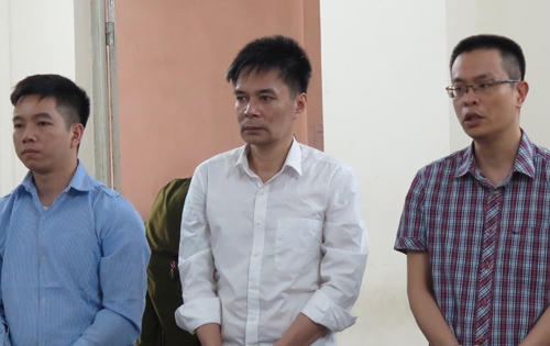 Thủ kho hải quan đánh tráo lô ngà voi tang vật hàng tỷ đồng