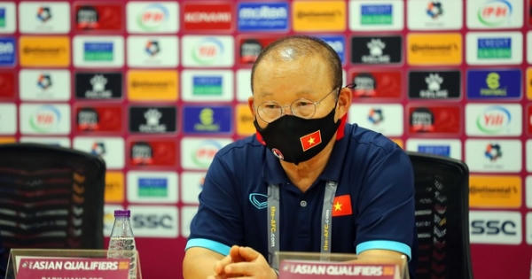 HLV Park: "Duy Mạnh không bị đuổi, tuyển Việt Nam đã thắng Saudi Arabia" HLV Park: "Duy Mạnh không bị đuổi, tuyển Việt Nam đã thắng Saudi Arabia"