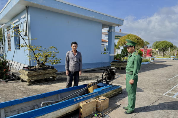 Cà Mau: Đồn Biên phòng Tân Tiến phát hiện phương tiện sử dụng kích điện tận diệt thủy sản Cà Mau: Đồn Biên phòng Tân Tiến phát hiện phương tiện sử dụng kích điện tận diệt thủy sản
