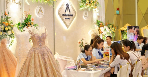 Ra mắt bộ áo 138 triệu trong triển lãm áo cưới lần đầu diễn ra ở Đà Nẵng