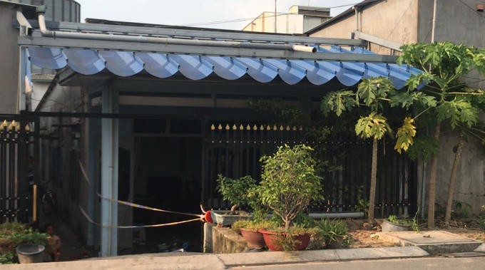 Bình Dương: Nhắc nhở nhóm thanh niên đua xe, hai cha con bị chém trọng thương