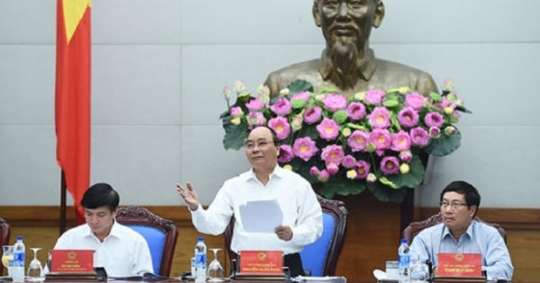 Thủ tướng Nguyễn Xuân Phúc làm việc với Tổng Liên đoàn Lao động Việt Nam