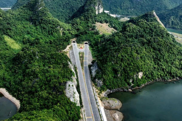 Tạm đóng hầm xuyên núi lớn nhất Quảng Ninh để phục vụ diễn tập chữa cháy Tạm đóng hầm xuyên núi lớn nhất Quảng Ninh để phục vụ diễn tập chữa cháy