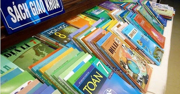 Thủ tướng yêu cầu bảo đảm sách giáo khoa và giáo viên kịp thời cho năm học 2023 - 2024