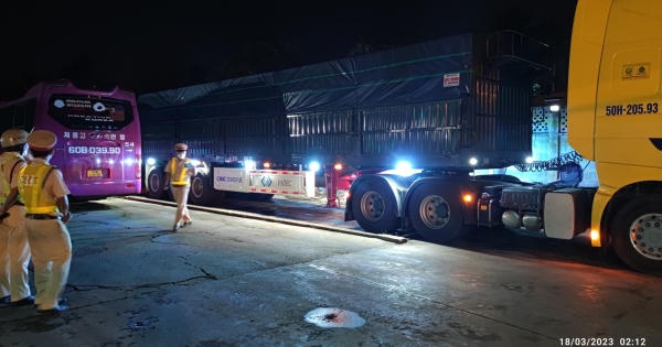 Đồng Nai: Bắt xe tải chở hơn 60 tấn đất sét lậu trong đêm Đồng Nai: Bắt xe tải chở hơn 60 tấn đất sét lậu trong đêm