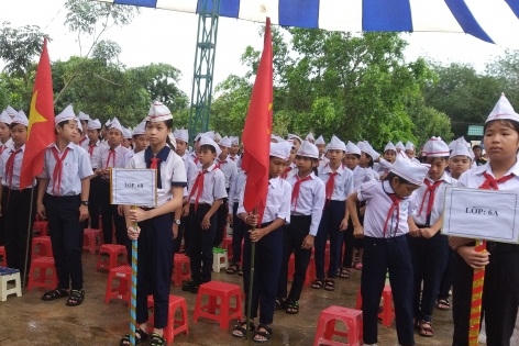 Băng đại ngàn vận động học sinh đến trường Băng đại ngàn vận động học sinh đến trường