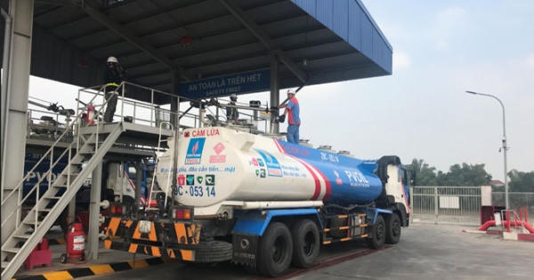 Đảm bảo cung ứng đủ xăng dầu phục vụ sản xuất kinh doanh và tiêu dùng cho người dân và doanh nghiệp