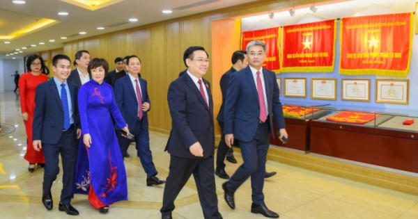 Chủ tịch Quốc hội: Cần thiết tăng vốn để Co-opBank hoàn thành tốt sứ mệnh của mình Chủ tịch Quốc hội: Cần thiết tăng vốn để Co-opBank hoàn thành tốt sứ mệnh của mình