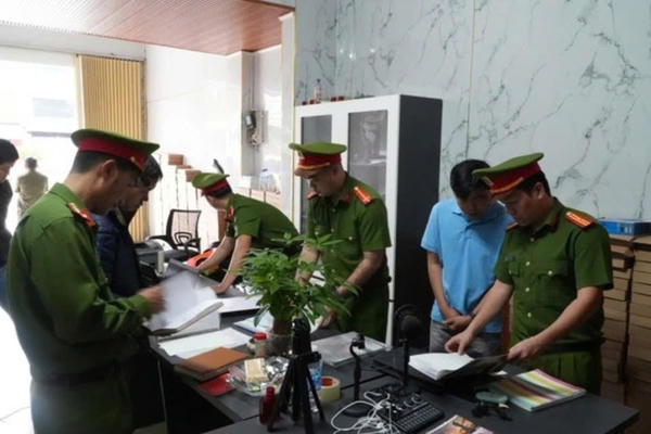 Công ty cầm đồ cho vay nặng lãi hơn 50 tỉ đồng Công ty cầm đồ cho vay nặng lãi hơn 50 tỉ đồng