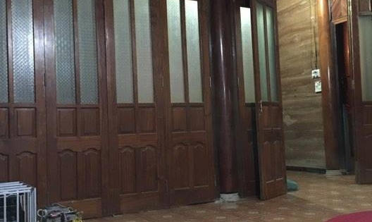 Bàng hoàng phát hiện người thân chết trong tư thế treo cổ sau vườn nhà