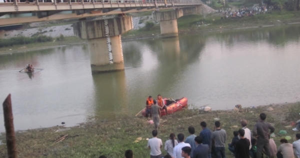 Thông tin mới nhất vụ cứu người nhảy cầu, 4 người tử vong