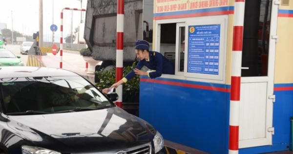 Quảng Ninh: Phát vé không thu tiền và phát thẻ ưu tiên tại trạm thu phí TP Cẩm Phả