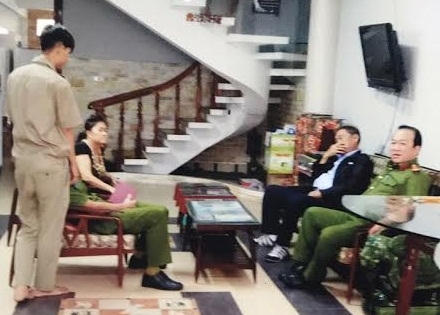 Bối rối xác nhận độc thân cho... cụ bà U80
