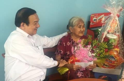TP HCM: Lãnh đạo sở LĐ-TB-XH đối thoại trực tiếp giải quyết quyền lợi cho các gia đình chính sách TP HCM: Lãnh đạo sở LĐ-TB-XH đối thoại trực tiếp giải quyết quyền lợi cho các gia đình chính sách
