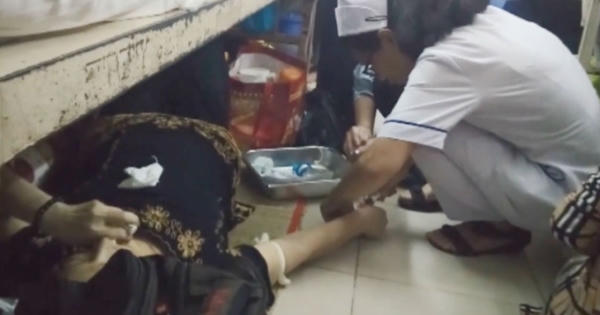 Cấp cứu bệnh nhân trên sàn nhà, điều dưỡng bị kỷ luật