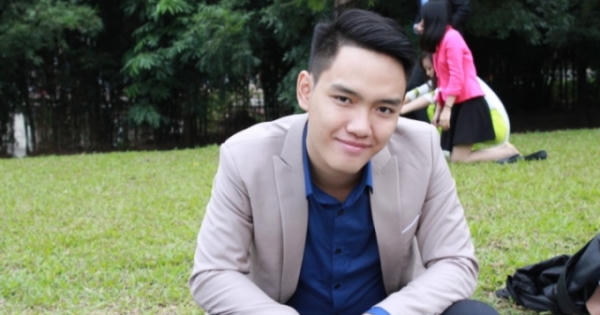 Ngưỡng mộ nam sinh tốt nghiệp ĐH với điểm số tuyệt đối tất cả các môn Ngưỡng mộ nam sinh tốt nghiệp ĐH với điểm số tuyệt đối tất cả các môn