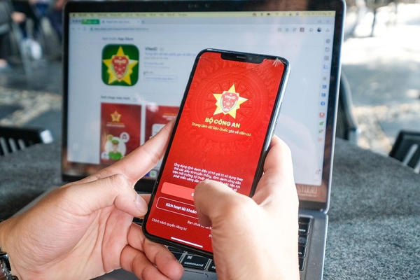 Hà Nội: Người phụ nữ bị mất 500 triệu đồng khi làm định danh mức 2 online cho con
