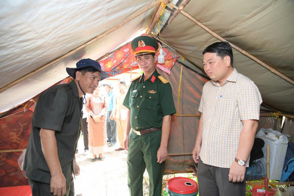 Đoàn công tác tỉnh Kiên Giang thăm, động viên Đội K92 làm nhiệm vụ tại Vương quốc Campuchia Đoàn công tác tỉnh Kiên Giang thăm, động viên Đội K92 làm nhiệm vụ tại Vương quốc Campuchia