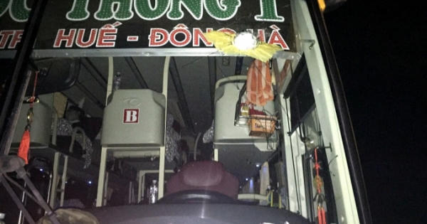 Gia Lai: Nam thanh niên ném đá xe khách trong lúc say rượu