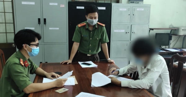 Xin xỏ không được, một đối tượng quay video lực lượng chức năng lên MHX Tik Tok nhằm bôi nhọ