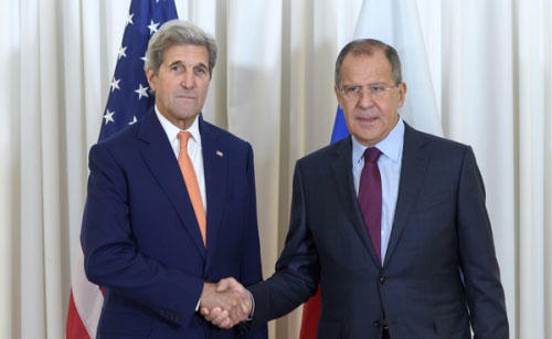 Kẻ ngoài dàn xếp chuyện trong Kẻ ngoài dàn xếp chuyện trong