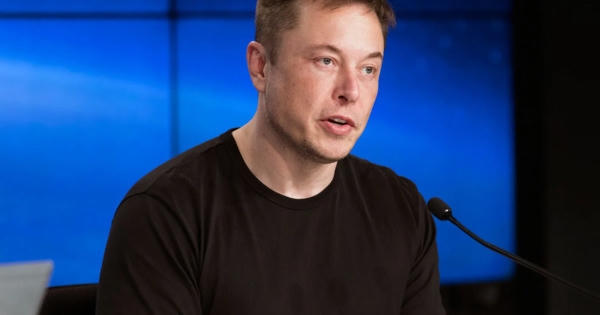 Elon Musk xác nhận lùi sản xuất bán tải điện Cybertruck đến cuối năm 2022