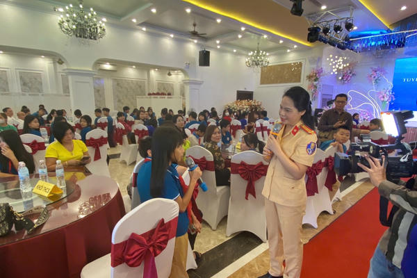 Quảng Ninh: Đẩy mạnh tuyên truyền an toàn giao thông tại trường học Quảng Ninh: Đẩy mạnh tuyên truyền an toàn giao thông tại trường học