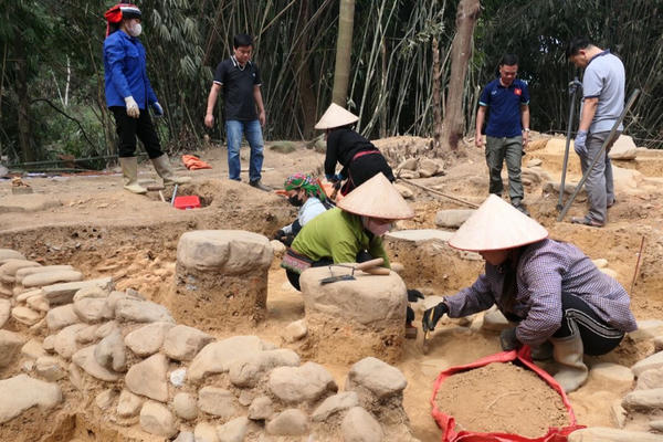 Phát hiện nhiều cổ vật từ thời Trần và thời Nguyễn