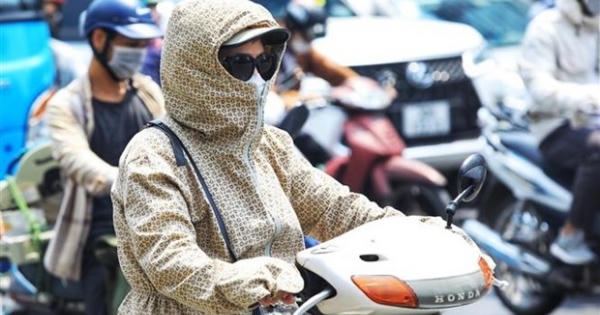 Miền Bắc còn nắng gắt ngày 27/7, sau đó chuyển mưa mát